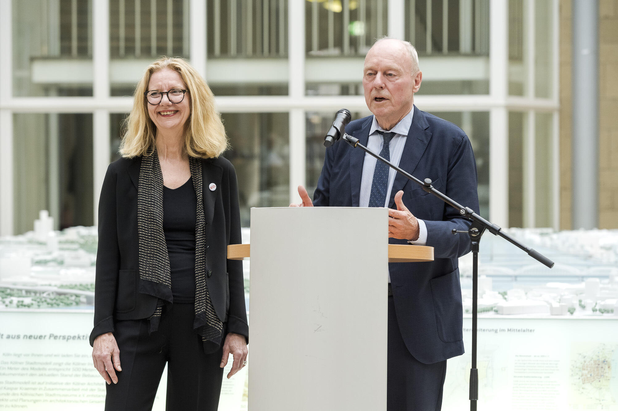 33 Jahre Stadtmodell | Dörte Gatermann mit Kaspar Krämer